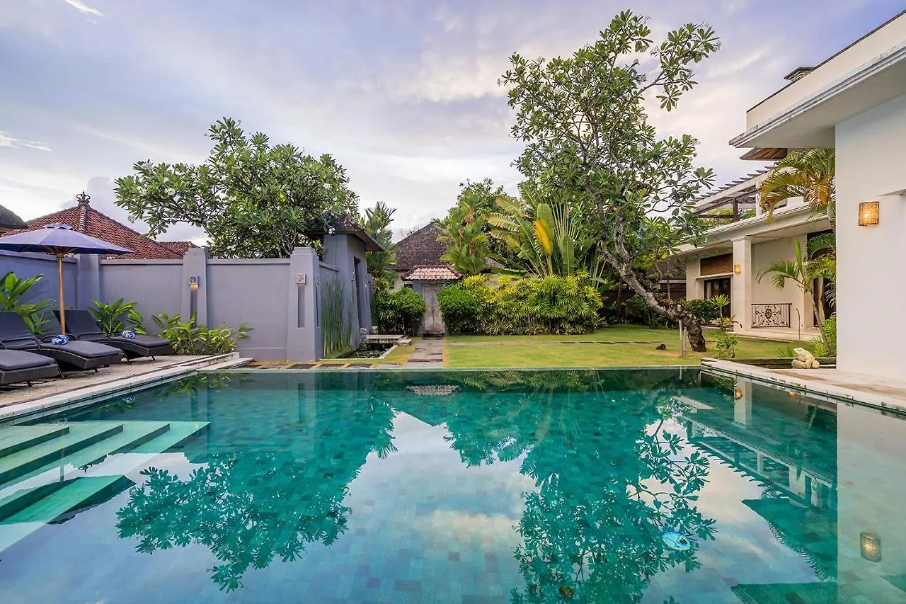 Bali Villa Lotus Seminyak