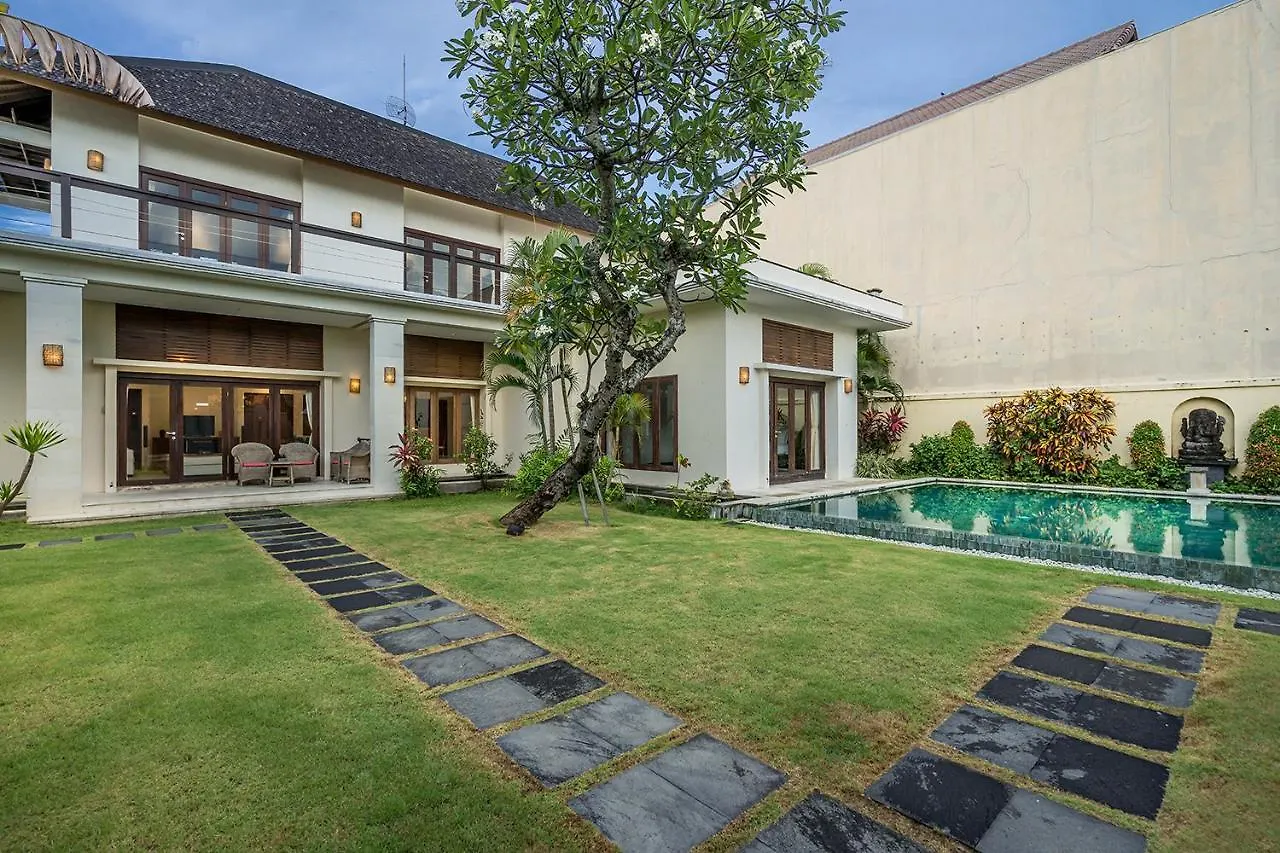 Bali Villa Lotus Seminyak