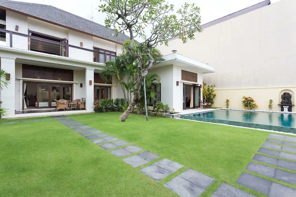 Bali Villa Lotus Seminyak